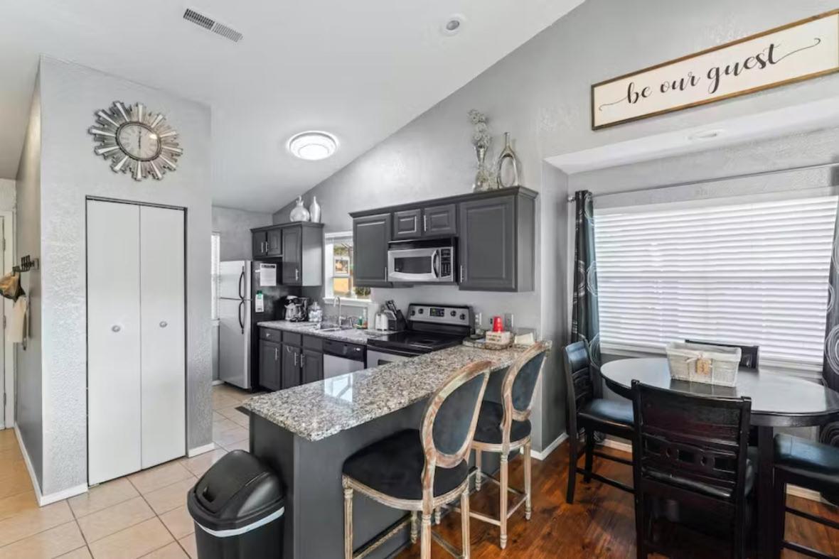 Spring Break Special! View, By Sdc, Deck, 5-5 Apartment Branson