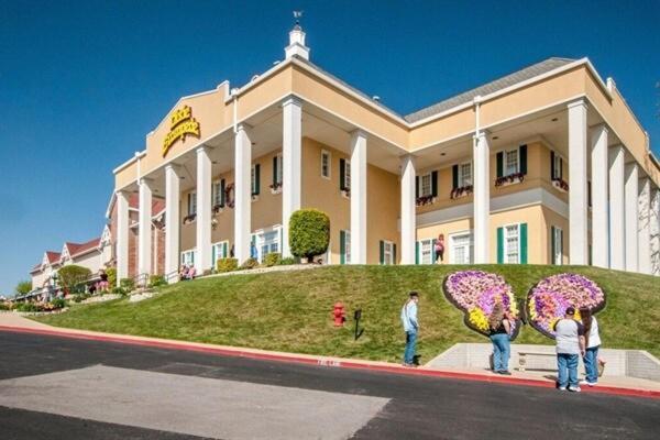 Apartment Spring Break Special! View, By Sdc, Deck, 5-5 *
