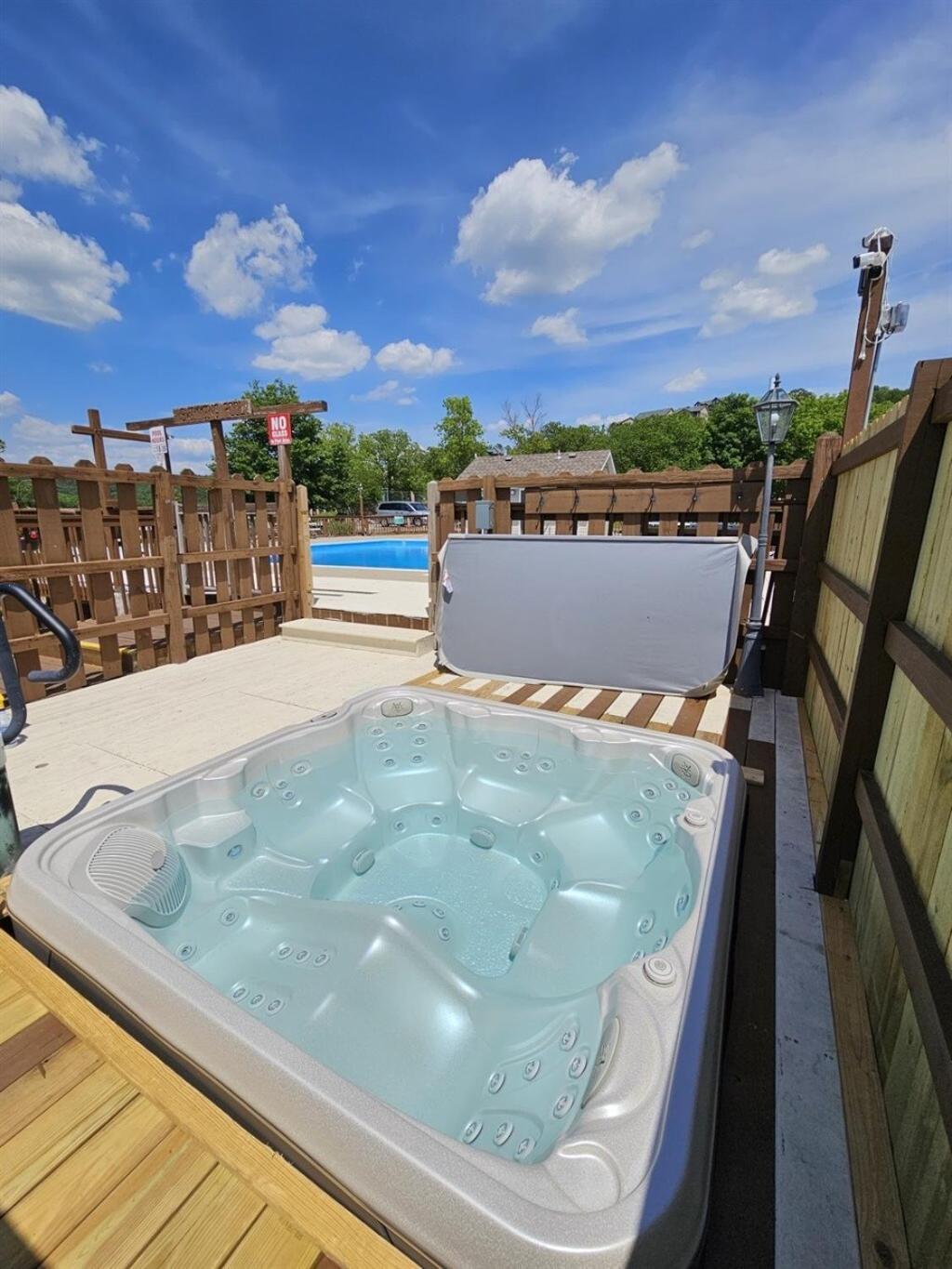 Spring Break Special! View, By Sdc, Deck, 5-5 Branson