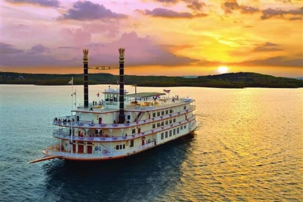 Spring Break Special! View, By Sdc, Deck, 5-5 Apartment Branson