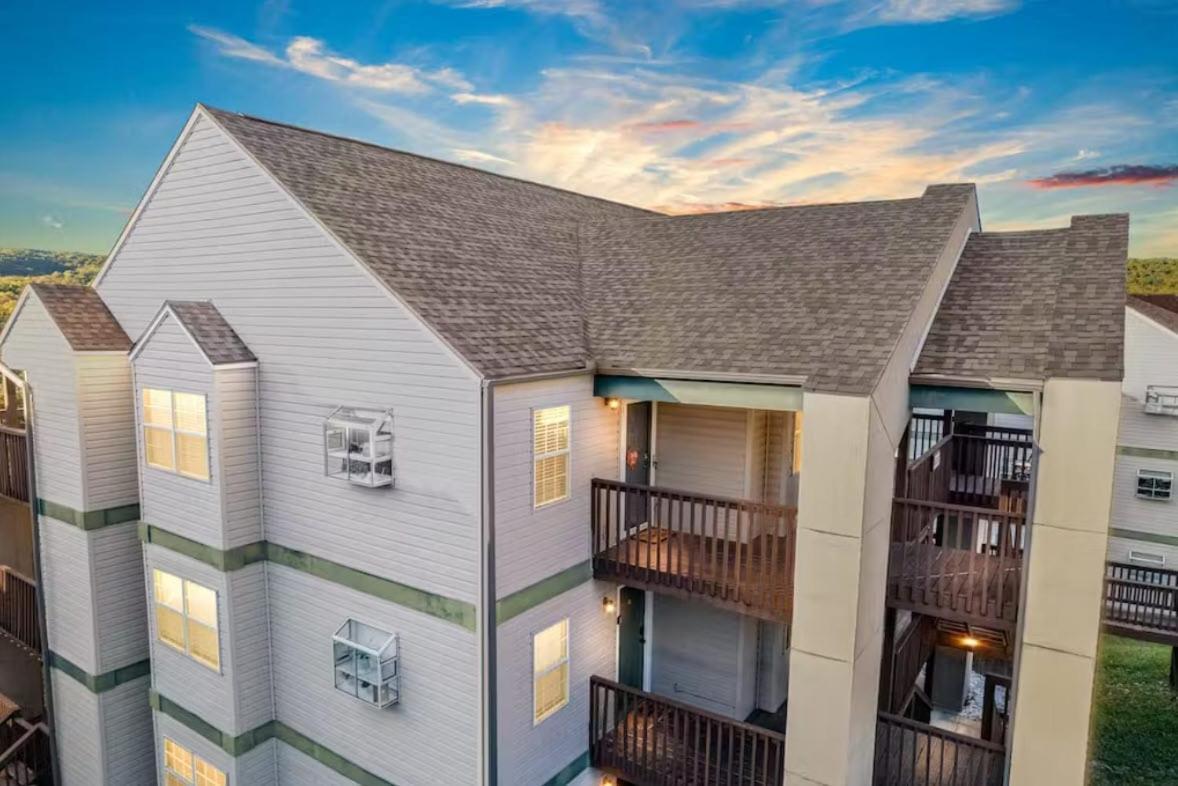 Spring Break Special! View, By Sdc, Deck, 5-5 Apartment Branson