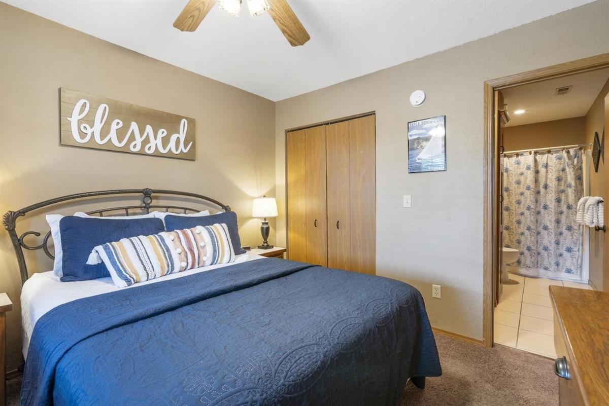 Spring Break Special! Deck, View, By Sdc, 21-6 Apartment Branson