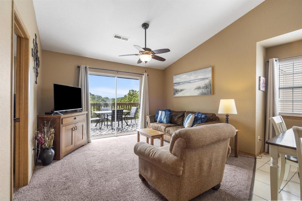 Spring Break Special! Deck, View, By Sdc, 21-6 Apartment Branson