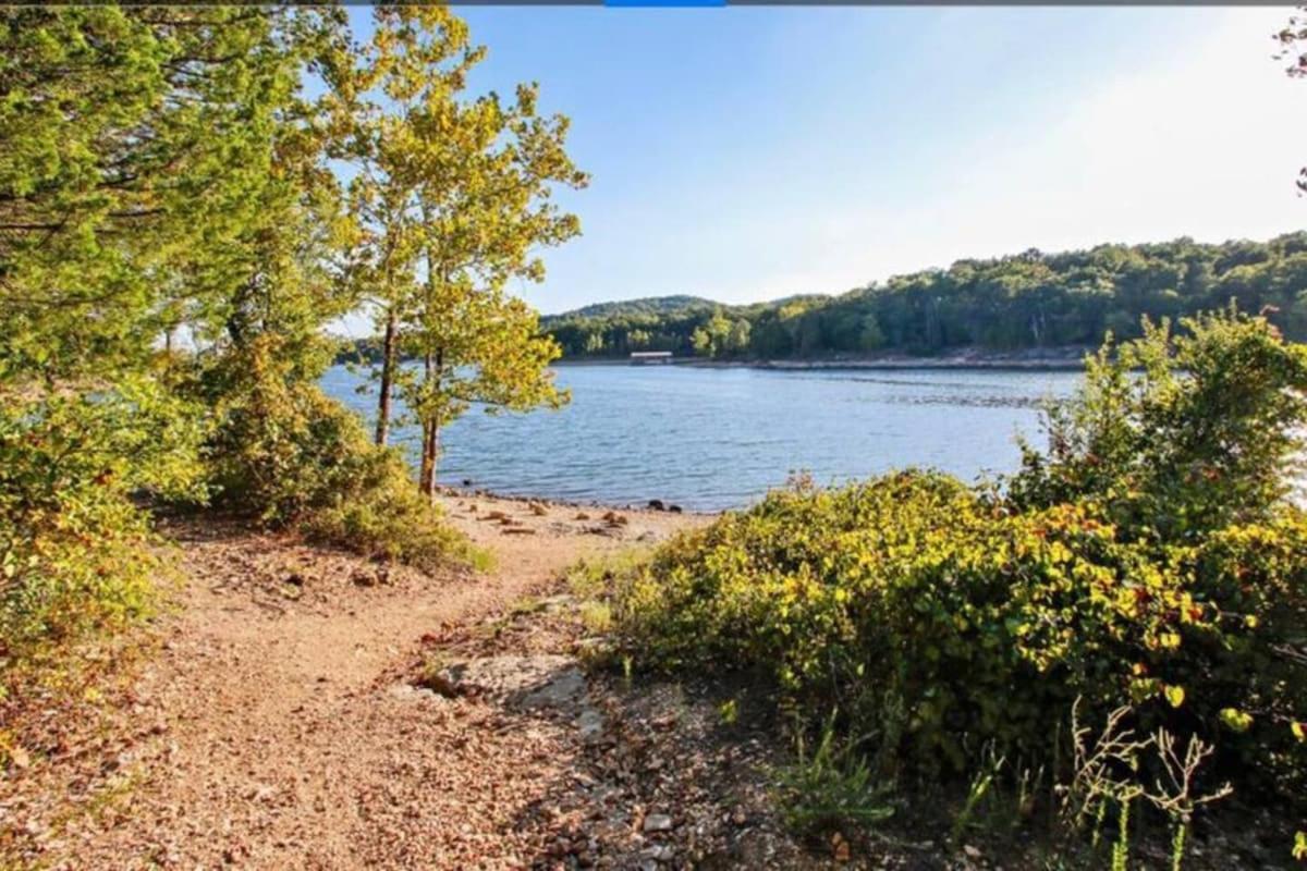 Apartment Spring Break Special! View, Sdc, No Stairs, 9-3 *