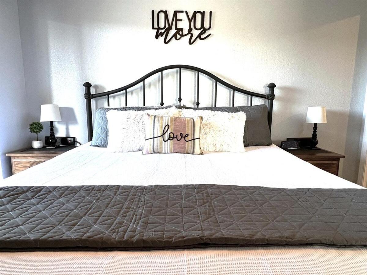 Apartment Spring Break Special! View, Sdc, No Stairs, 9-3 *