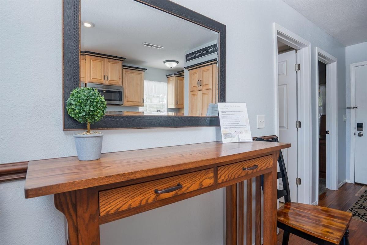 Spring Break Special! View, Sdc, No Stairs, 9-3 Apartment *