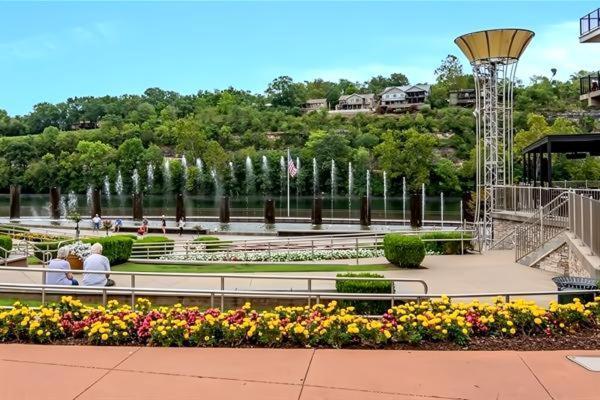 Spring Break Special! View, Sdc, No Stairs, 9-3 Apartment