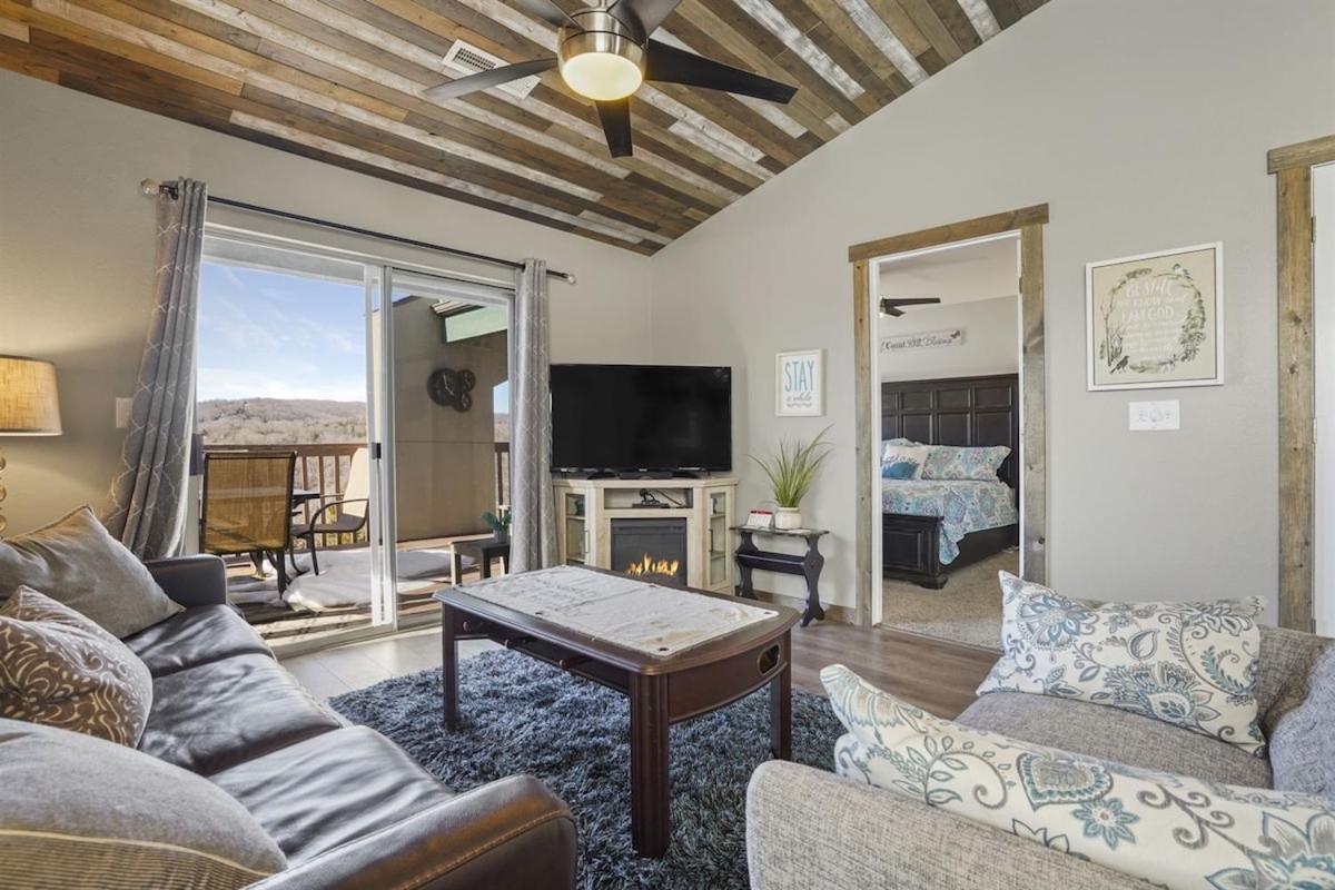 Apartment Spring Break Special! Lake, By Sdc, Large Deck 4-5