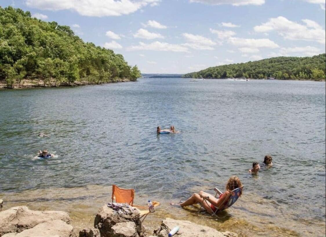 Spring Break Special! Lake, By Sdc, Large Deck 4-5 Apartment