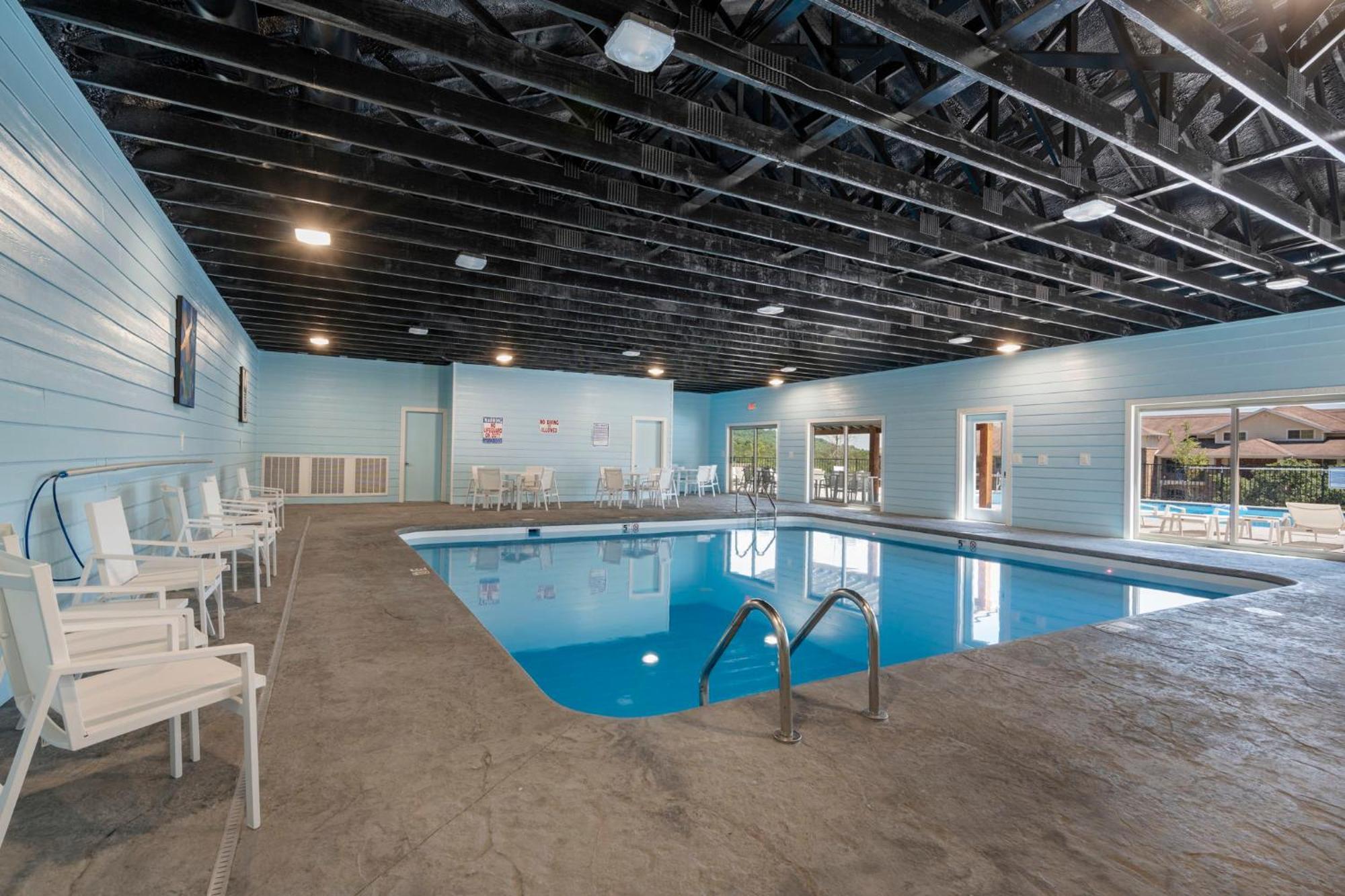 New Log Cabin, Free Local Attraction Tickets Daily, Ozark Views, Cmty Amenities! * Branson