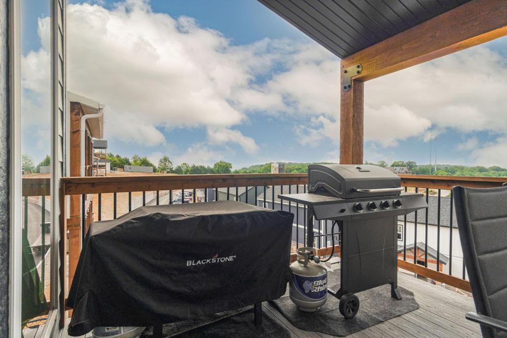 Holiday home Putting Green-table Rock View-$400 Of Free Tickets-super Location-hot Tub! *