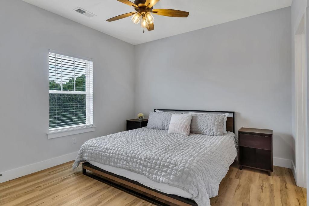 Holiday home Putting Green-table Rock View-$400 Of Free Tickets-super Location-hot Tub! *