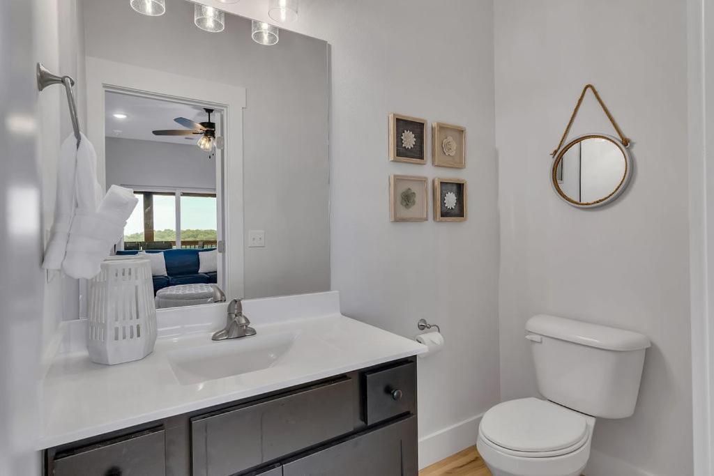 Putting Green-table Rock View-$400 Of Free Tickets-super Location-hot Tub! Holiday home *
