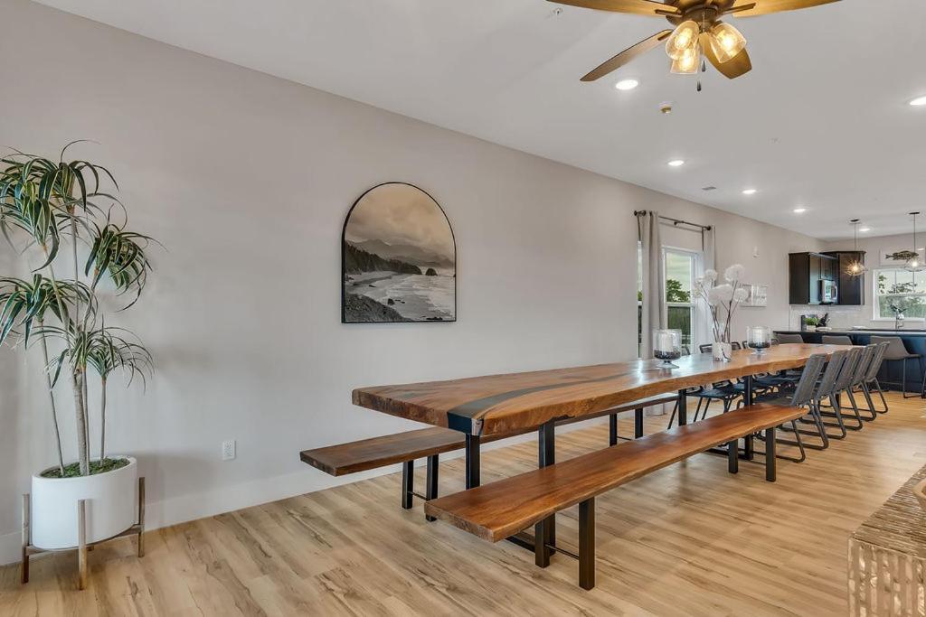 Putting Green-table Rock View-$400 Of Free Tickets-super Location-hot Tub! Holiday home