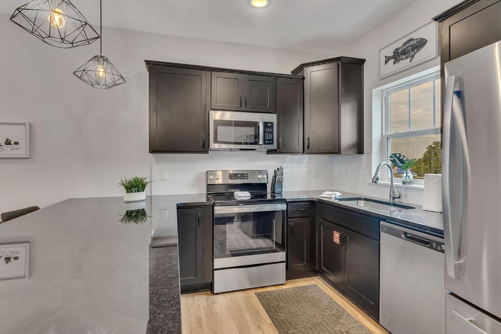 Holiday home Putting Green-table Rock View-$400 Of Free Tickets-super Location-hot Tub! *