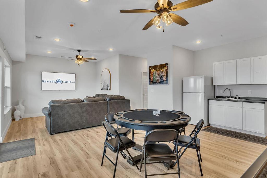 Holiday home Putting Green-table Rock View-$400 Of Free Tickets-super Location-hot Tub! Branson