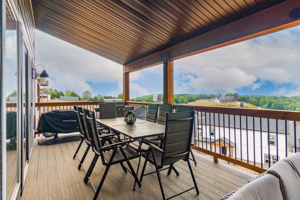 Holiday home Putting Green-table Rock View-$400 Of Free Tickets-super Location-hot Tub! *