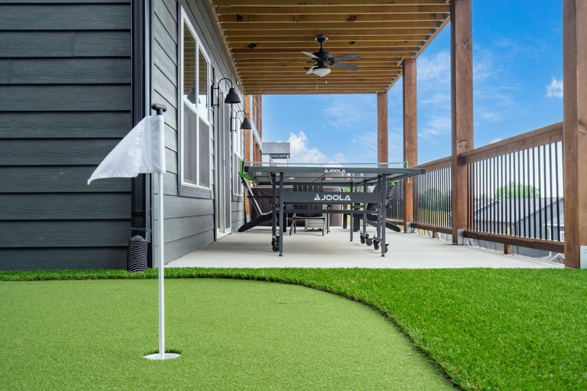Holiday home Putting Green-table Rock View-$400 Of Free Tickets-super Location-hot Tub! Branson