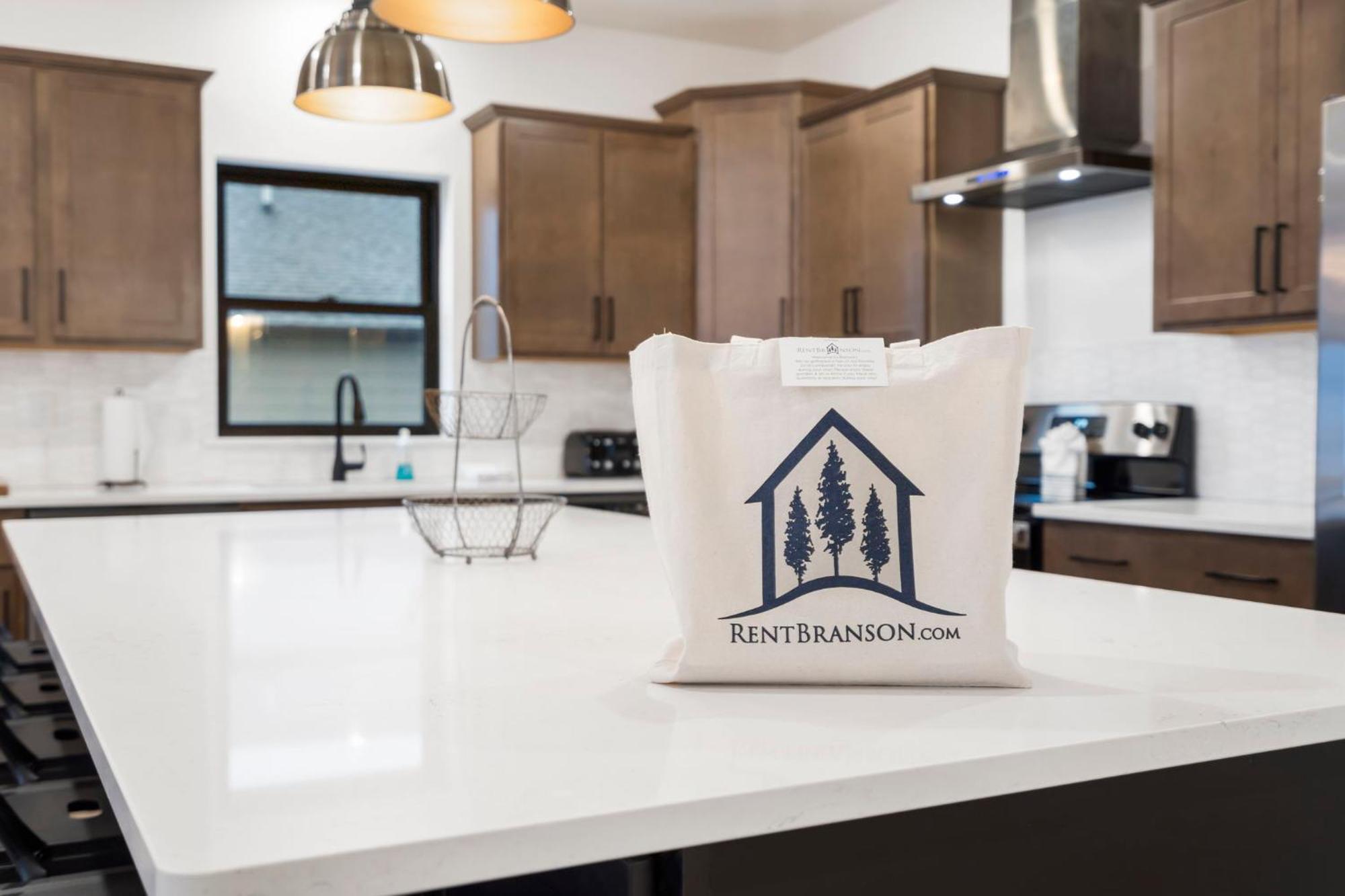 Gorgeous Views, $400 Daily Local Activities, Community Amenities, Near Sdc!