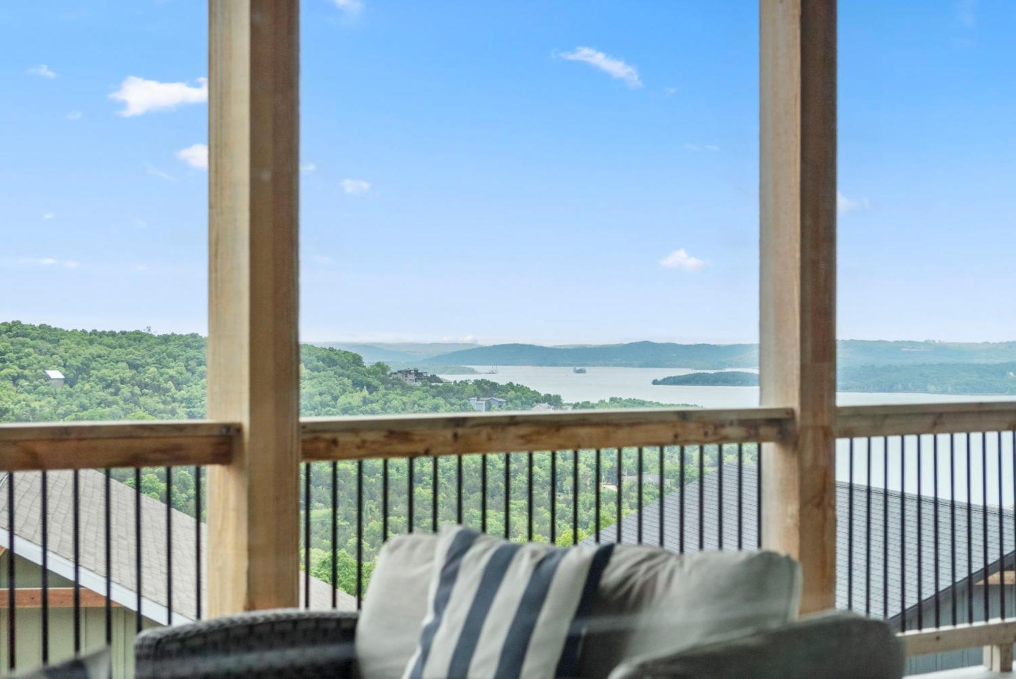 Gorgeous Views, $400 Daily Local Activities, Community Amenities, Near Sdc! Holiday home
