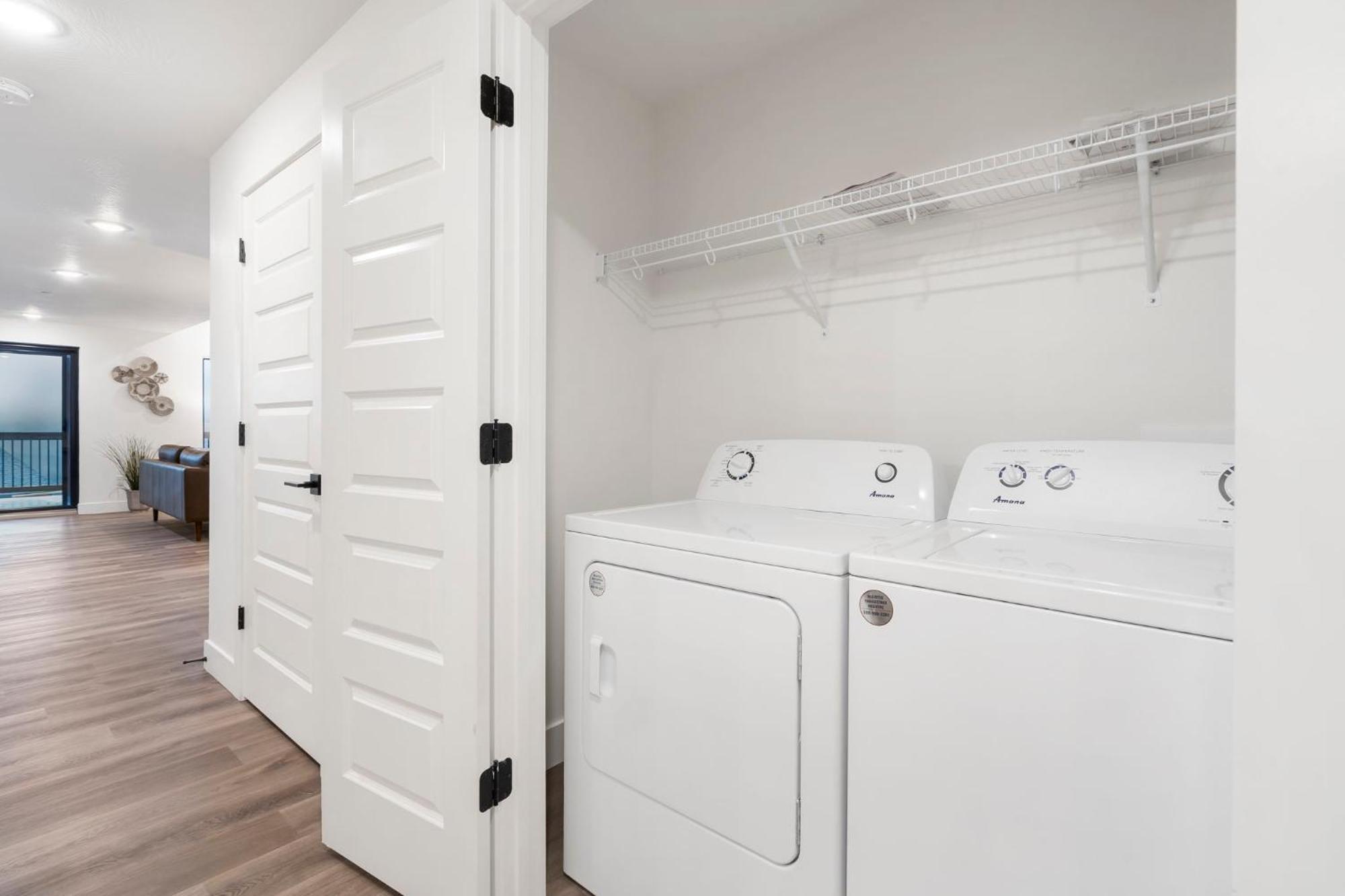 Holiday home Gorgeous Views, $400 Daily Local Activities, Community Amenities, Near Sdc! *