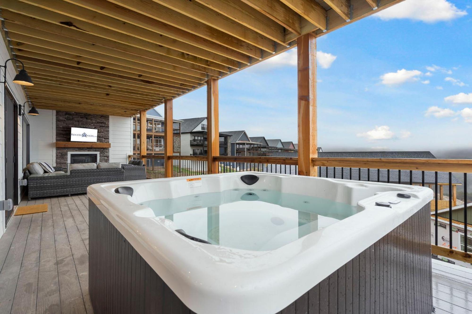 Gorgeous Views, $400 Daily Local Activities, Community Amenities, Near Sdc!