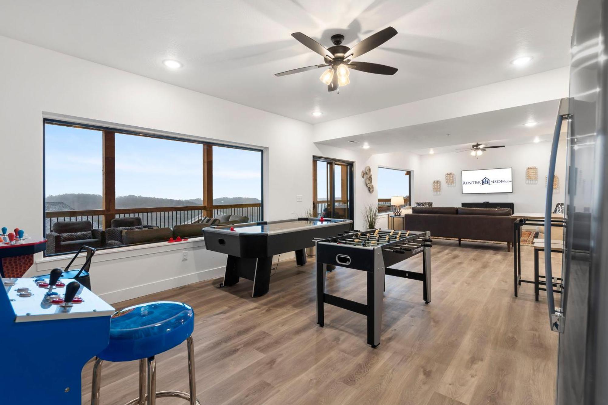 Gorgeous Views, $400 Daily Local Activities, Community Amenities, Near Sdc! Holiday home *