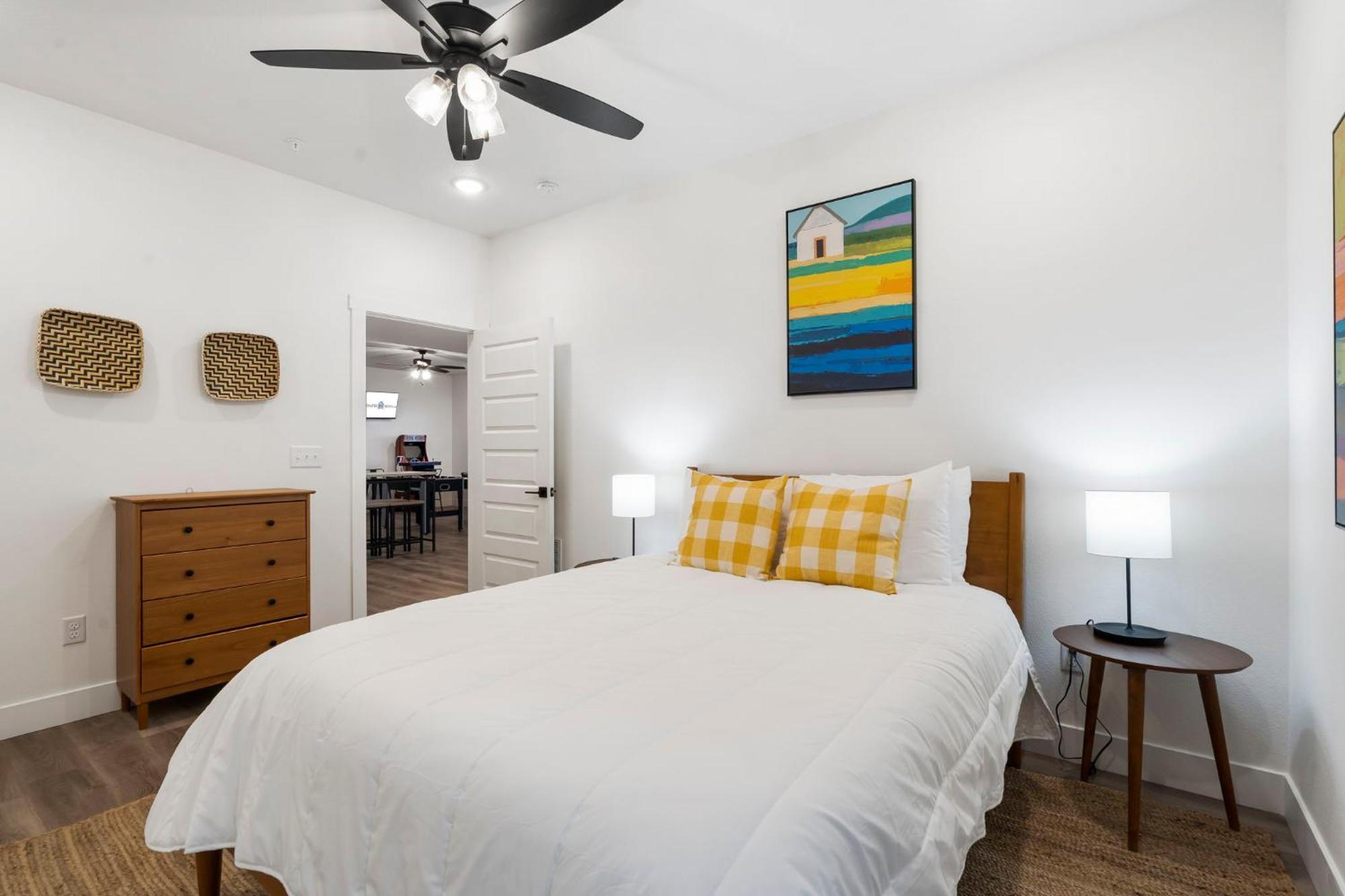 Holiday home Gorgeous Views, $400 Daily Local Activities, Community Amenities, Near Sdc! *