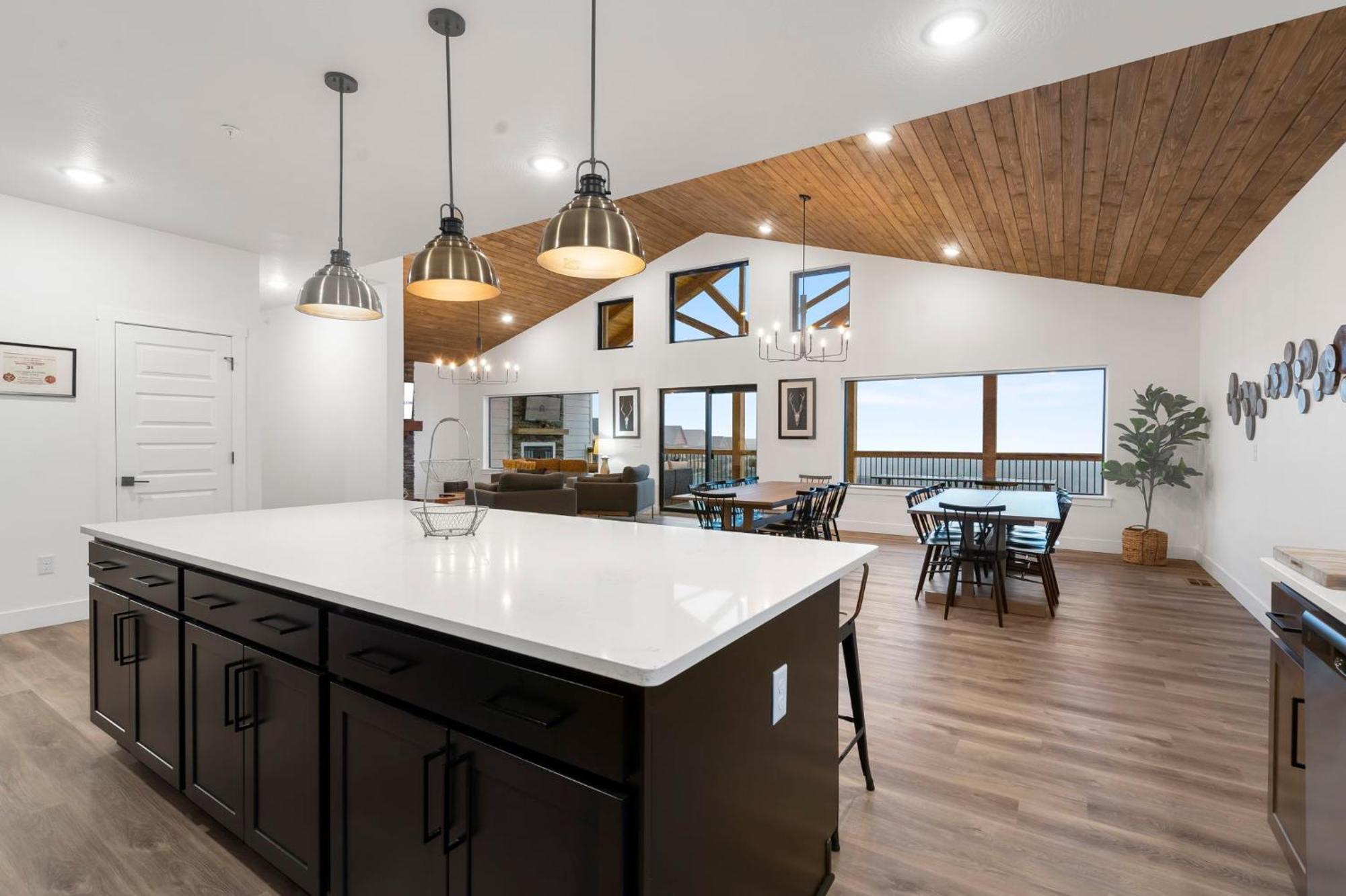 Gorgeous Views, $400 Daily Local Activities, Community Amenities, Near Sdc! Branson