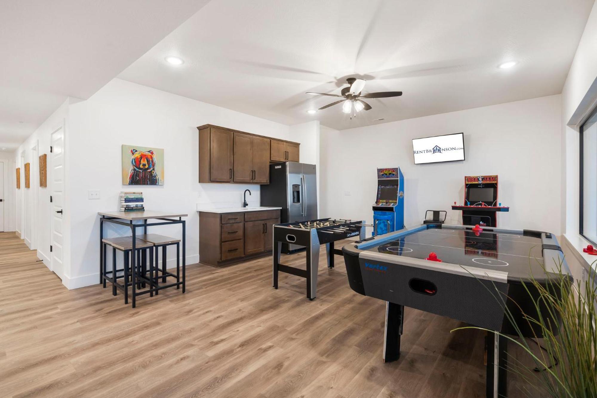 Holiday home Gorgeous Views, $400 Daily Local Activities, Community Amenities, Near Sdc! *