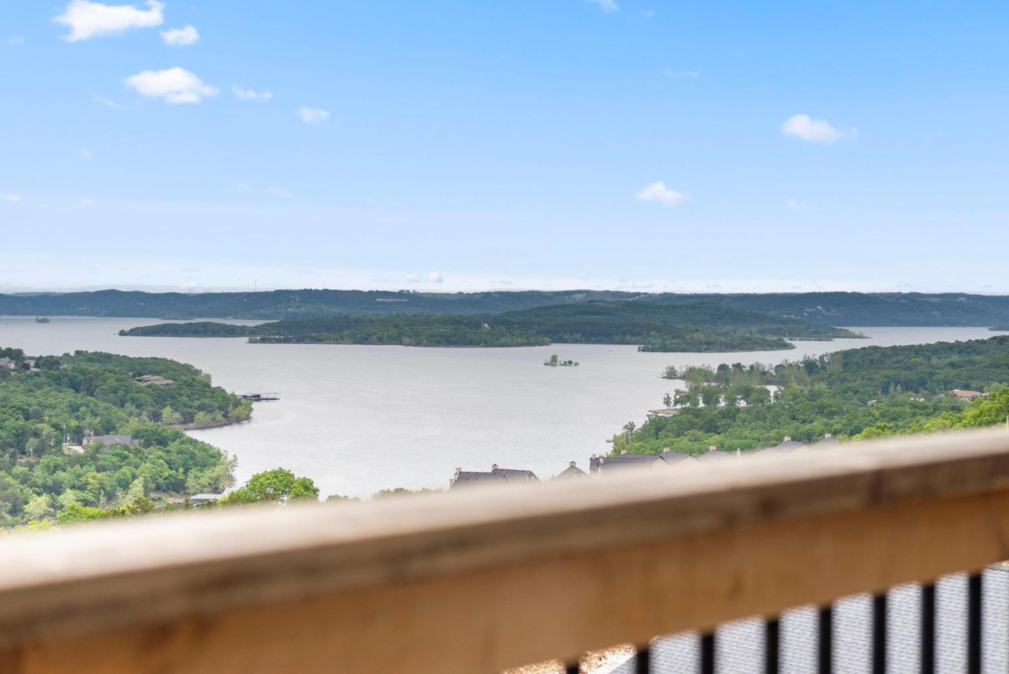 Holiday home Gorgeous Views, $400 Daily Local Activities, Community Amenities, Near Sdc!
