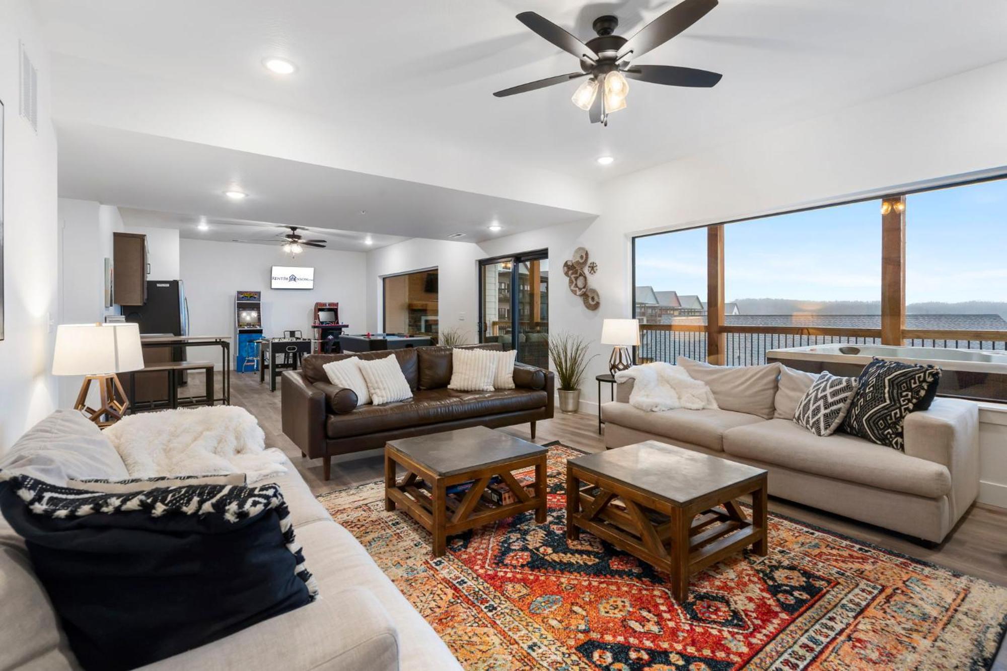 Gorgeous Views, $400 Daily Local Activities, Community Amenities, Near Sdc! Holiday home