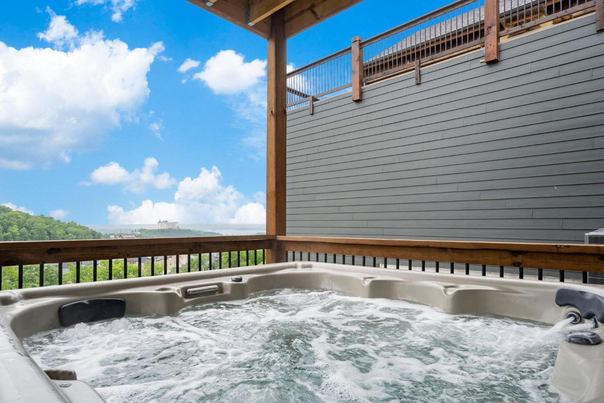 Modern Costal 3 Bedroom Holiday home Branson