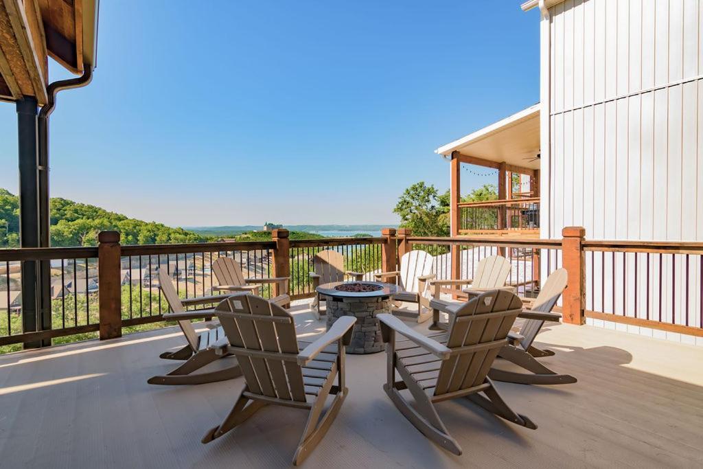 Pvt Indoor Pool-basketball Court-theatre & Hot Tub-games-sleeps 46-table Rock View-free Tickets Branson