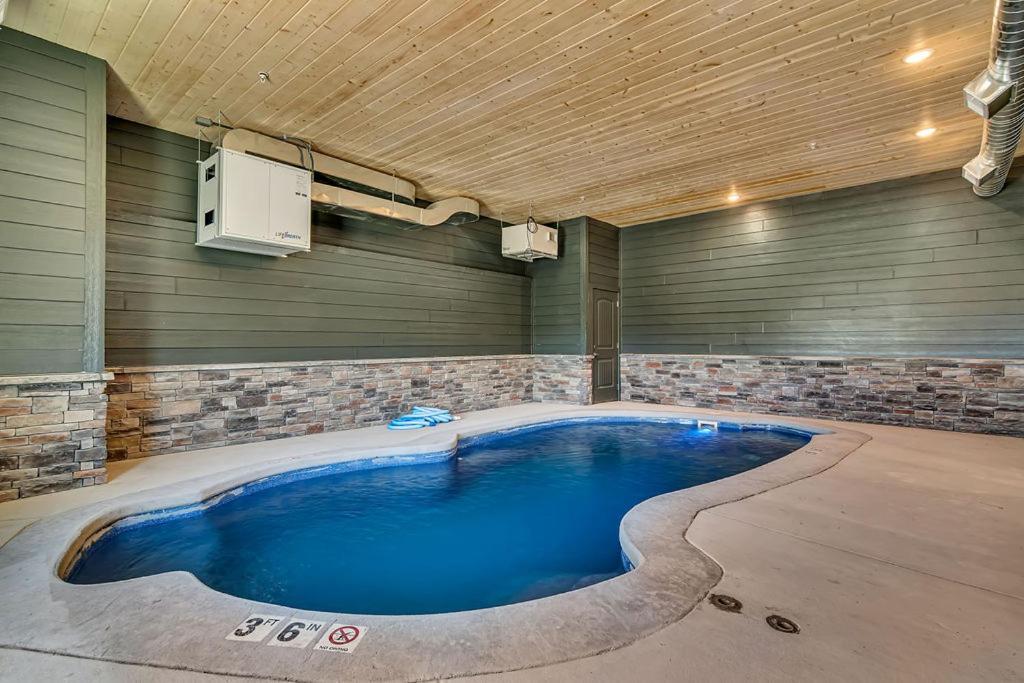 Pvt Indoor Pool-basketball Court-theatre & Hot Tub-games-sleeps 46-table Rock View-free Tickets * Branson