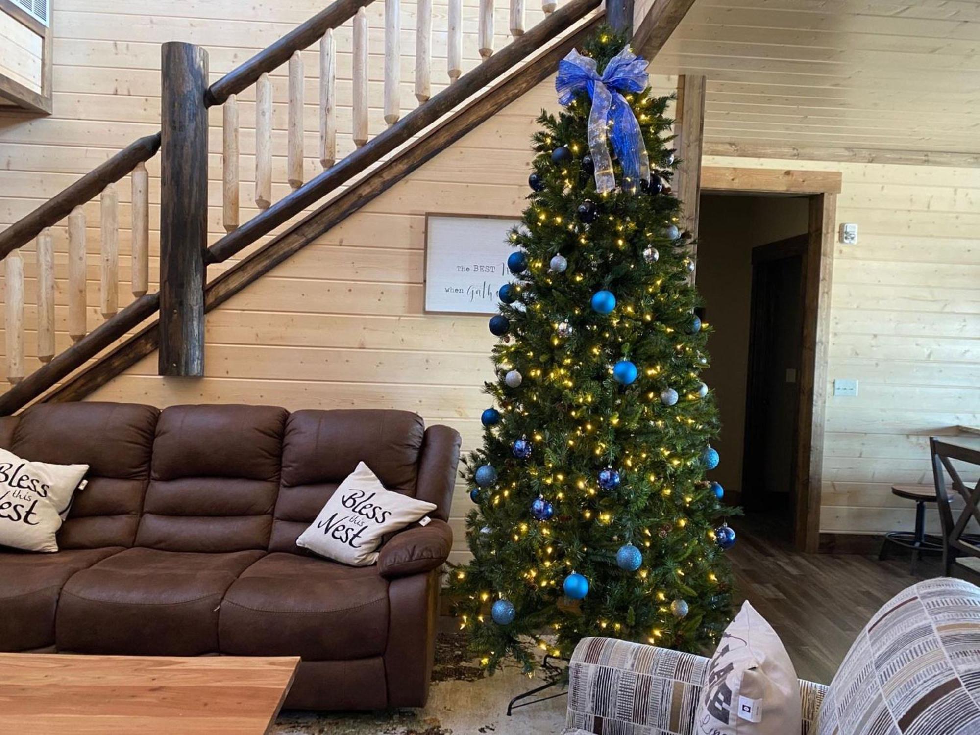 Pvt Indoor Pool-basketball Court-theatre & Hot Tub-games-sleeps 46-table Rock View-free Tickets Branson