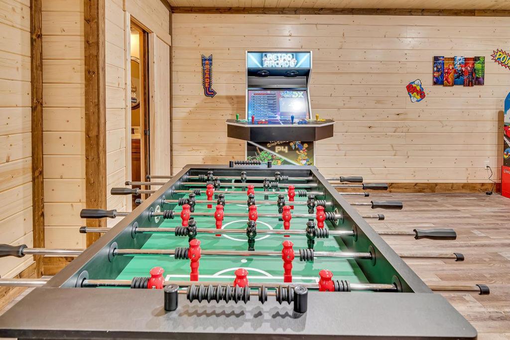 Pvt Indoor Pool-basketball Court-theatre & Hot Tub-games-sleeps 46-table Rock View-free Tickets * Branson