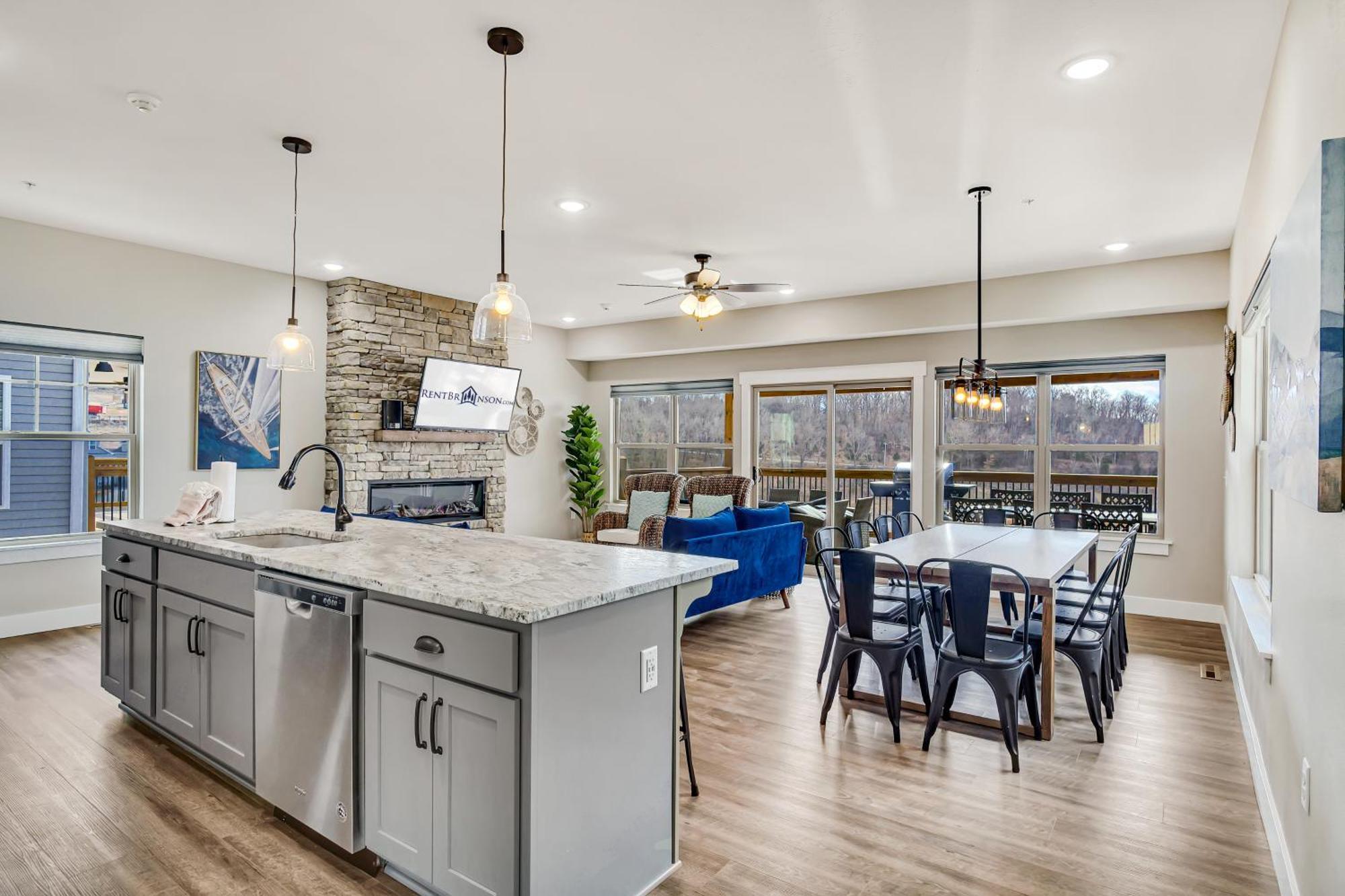 Modern Costal 3 Bedroom Holiday home Branson
