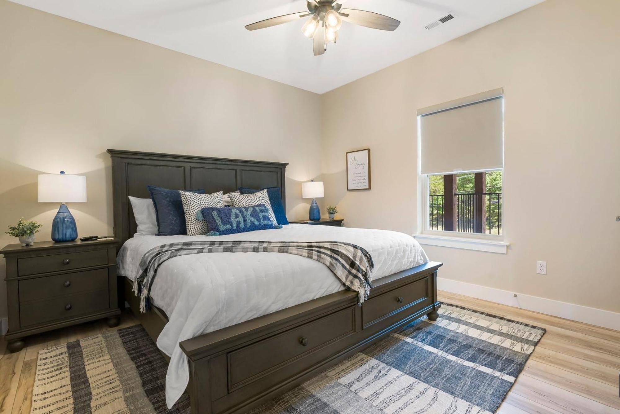 Taneycomo Views-near Landing-cmty Outdoor Pool-free Tickets-elevator!