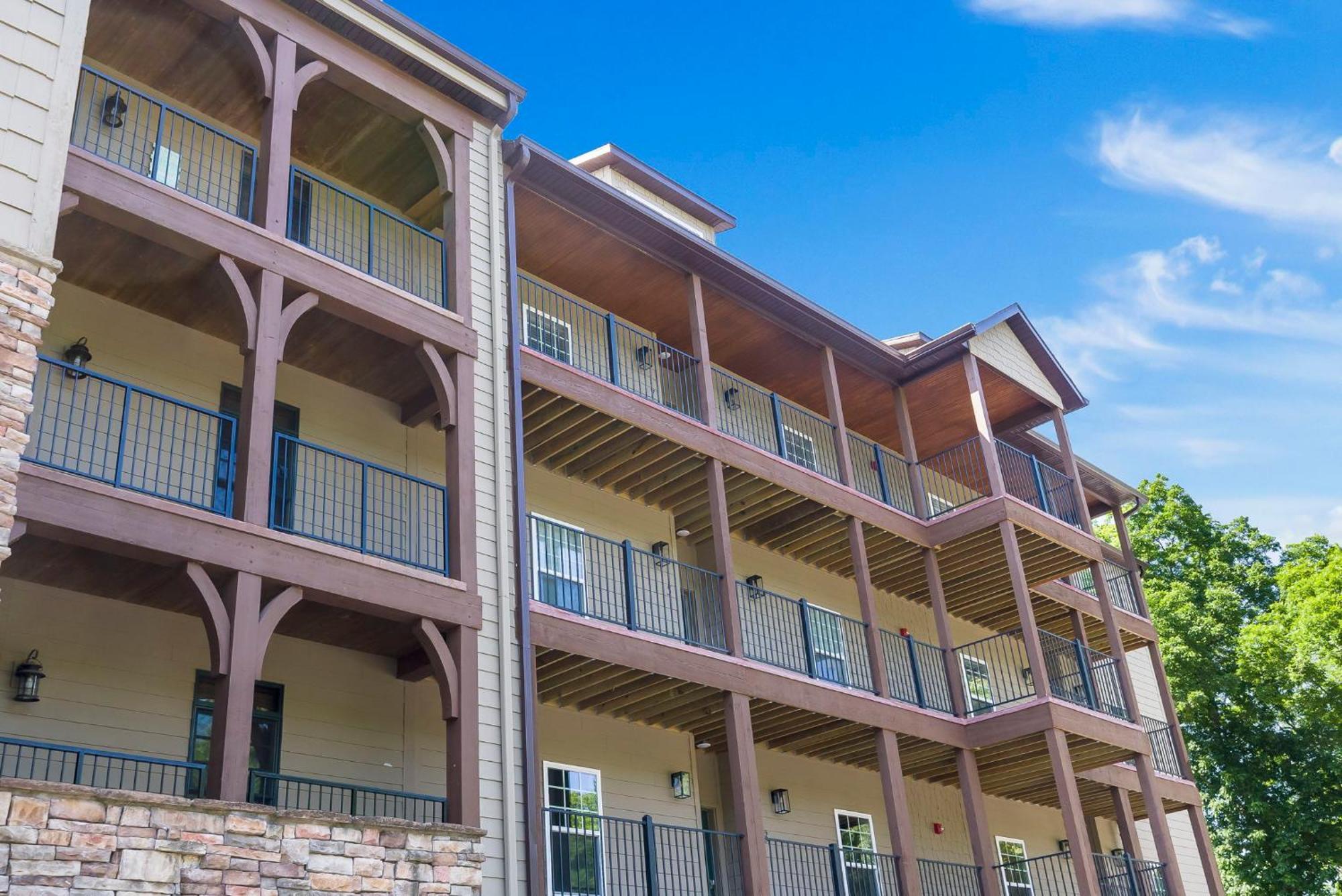 Holiday home Taneycomo Views-near Landing-cmty Outdoor Pool-free Tickets-elevator! *