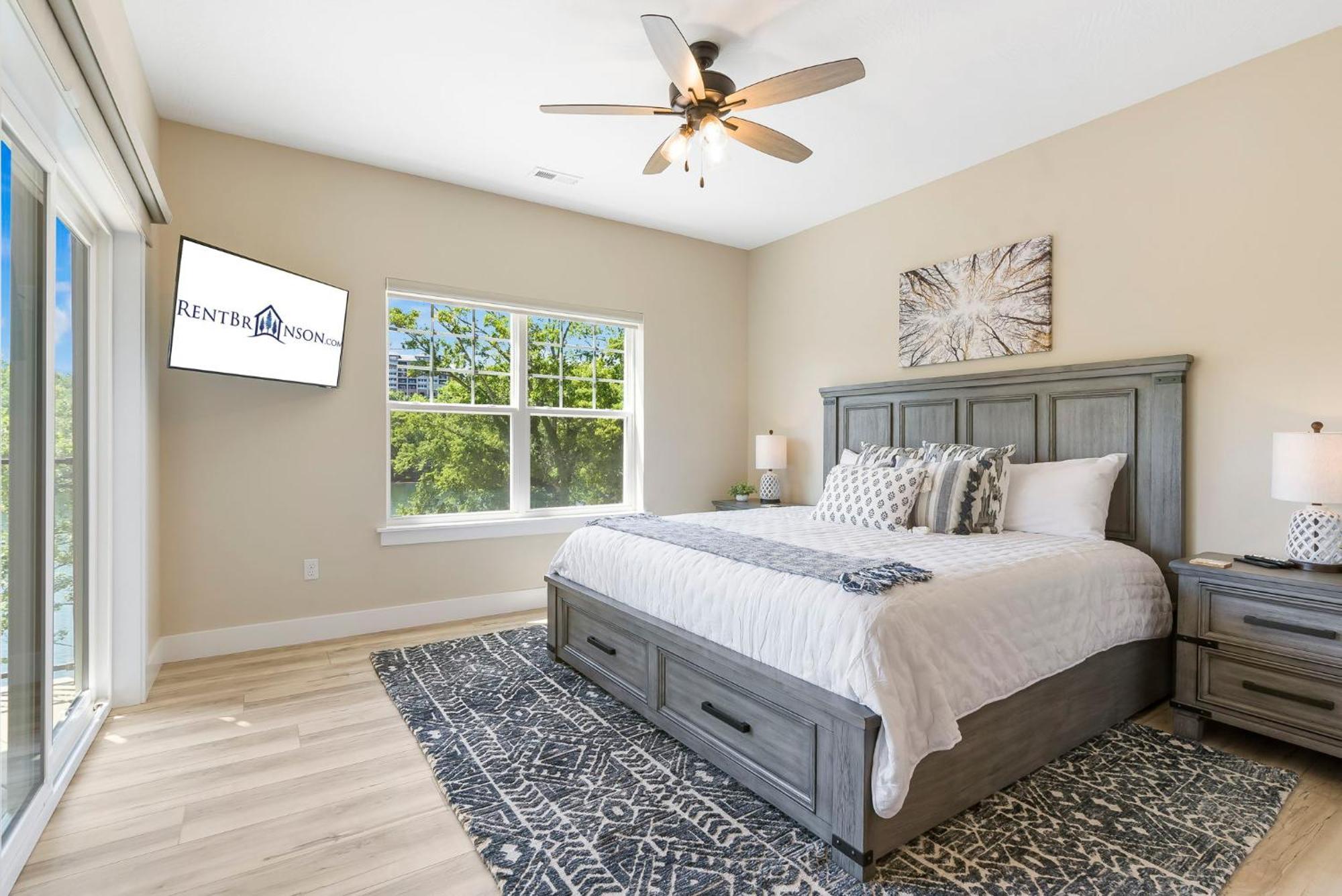 Taneycomo Views-near Landing-cmty Outdoor Pool-free Tickets-elevator! Branson