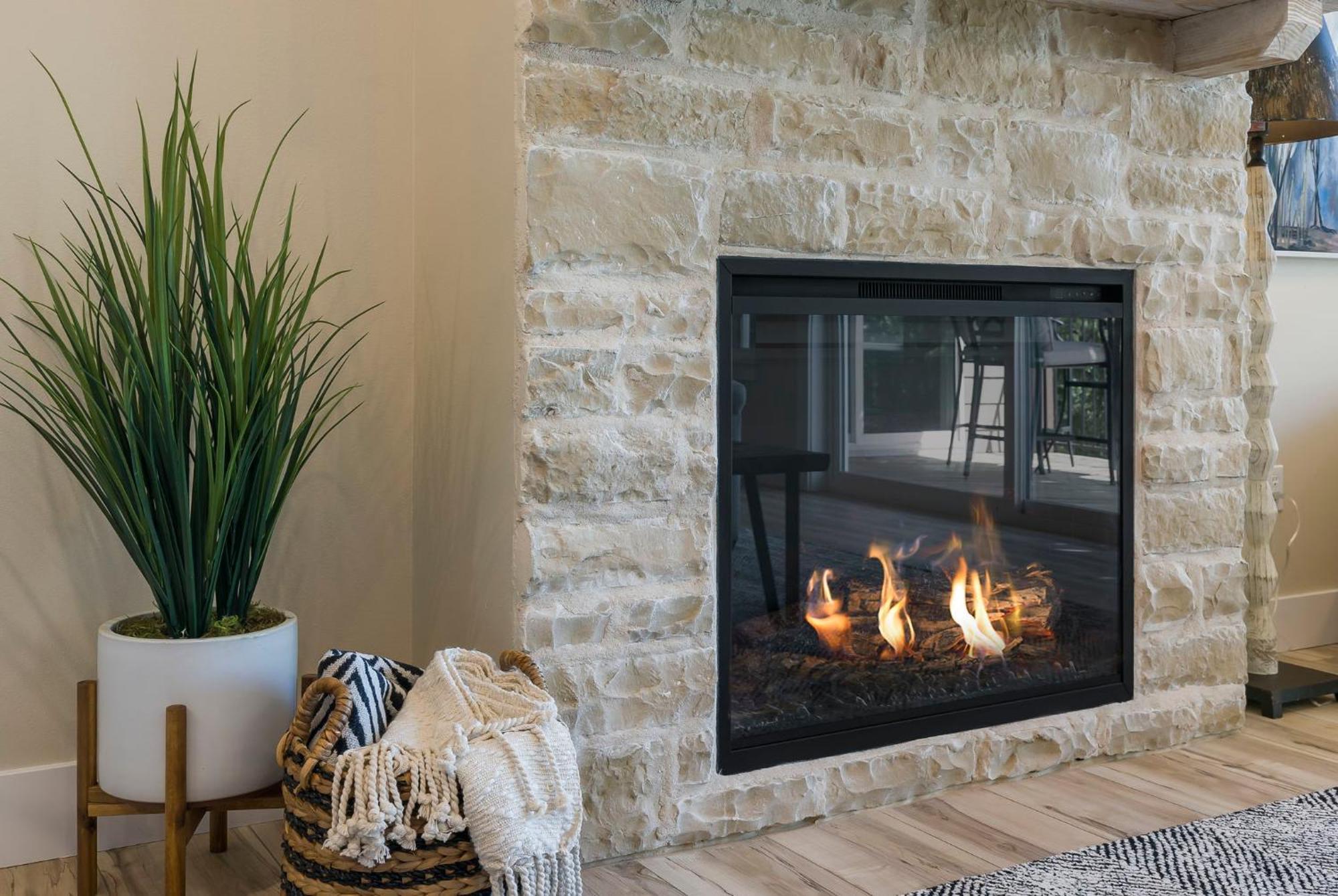 Taneycomo Views-near Landing-cmty Outdoor Pool-free Tickets-elevator!