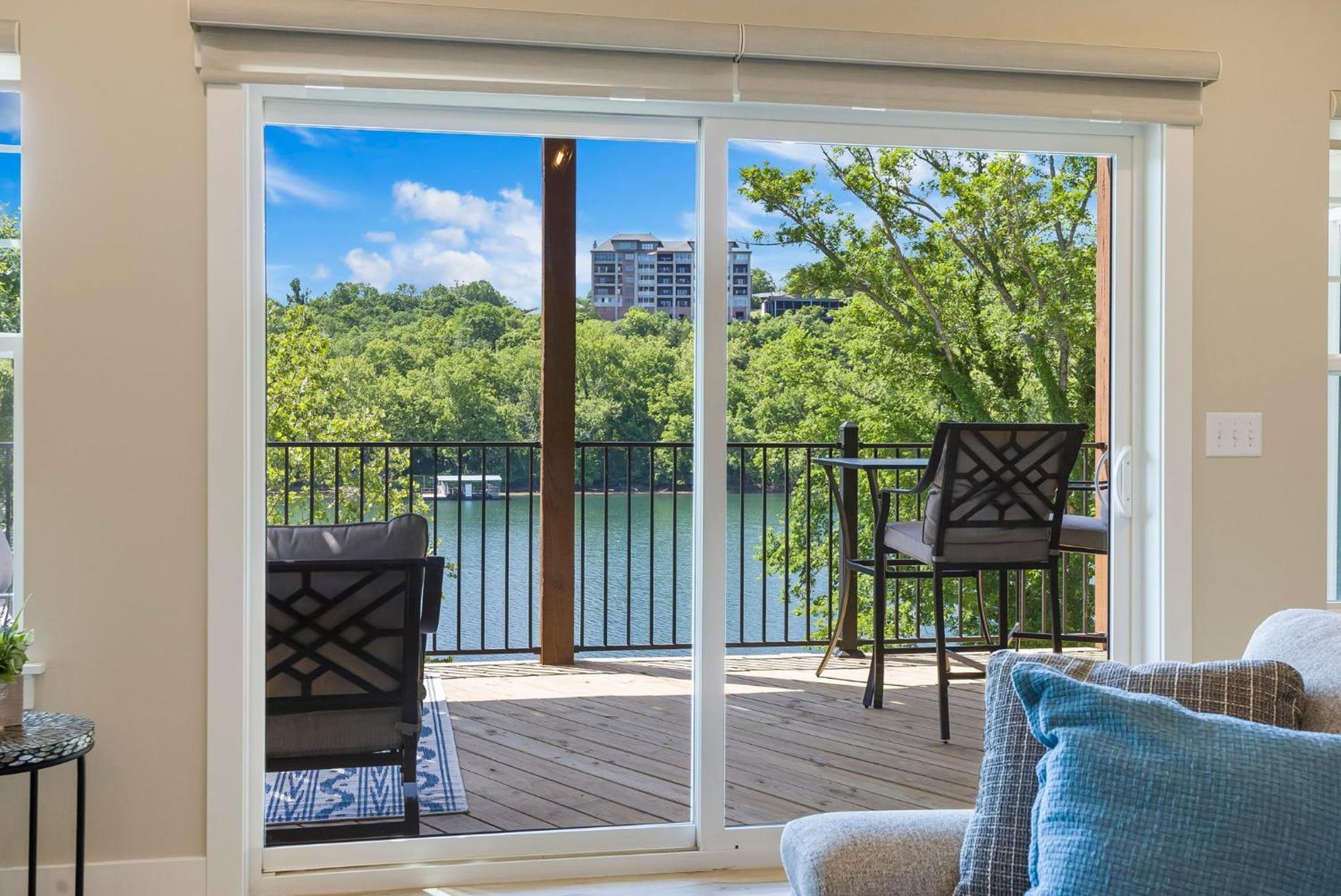 Taneycomo Views-near Landing-cmty Outdoor Pool-free Tickets-elevator! * Branson