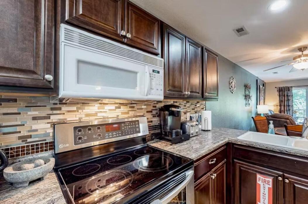 Spring Break Special! Screened Porch, Pet Ok, 34-7 Apartment *
