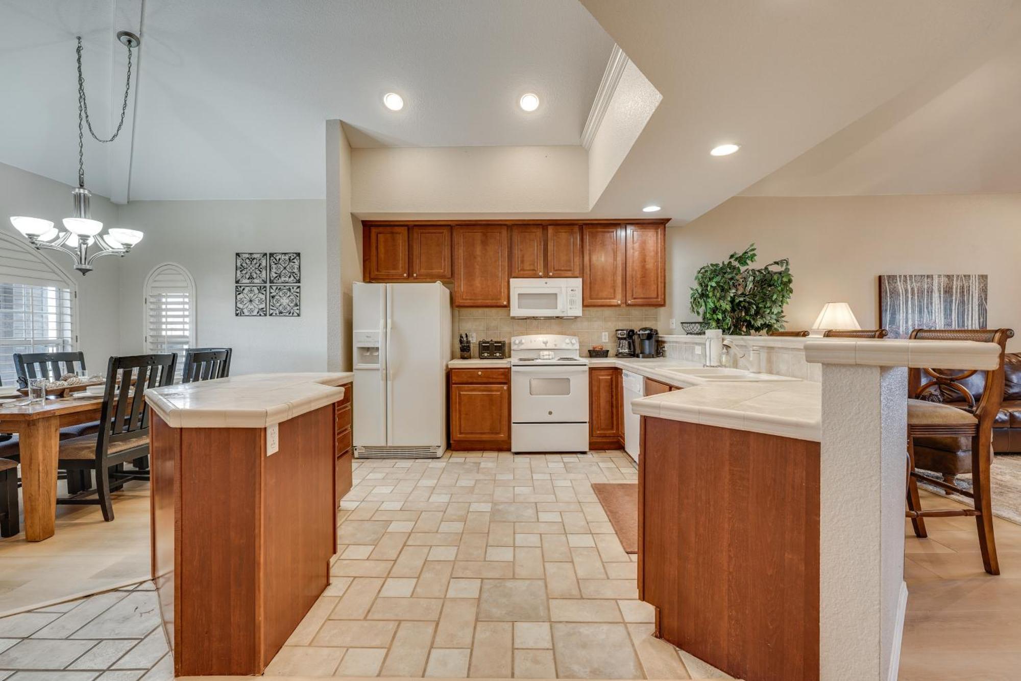 Walk To Strip Inviting Condo! *