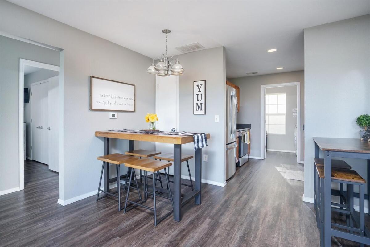 Apartment Spring Break Special! Between Strip & Sdc, 2903-6