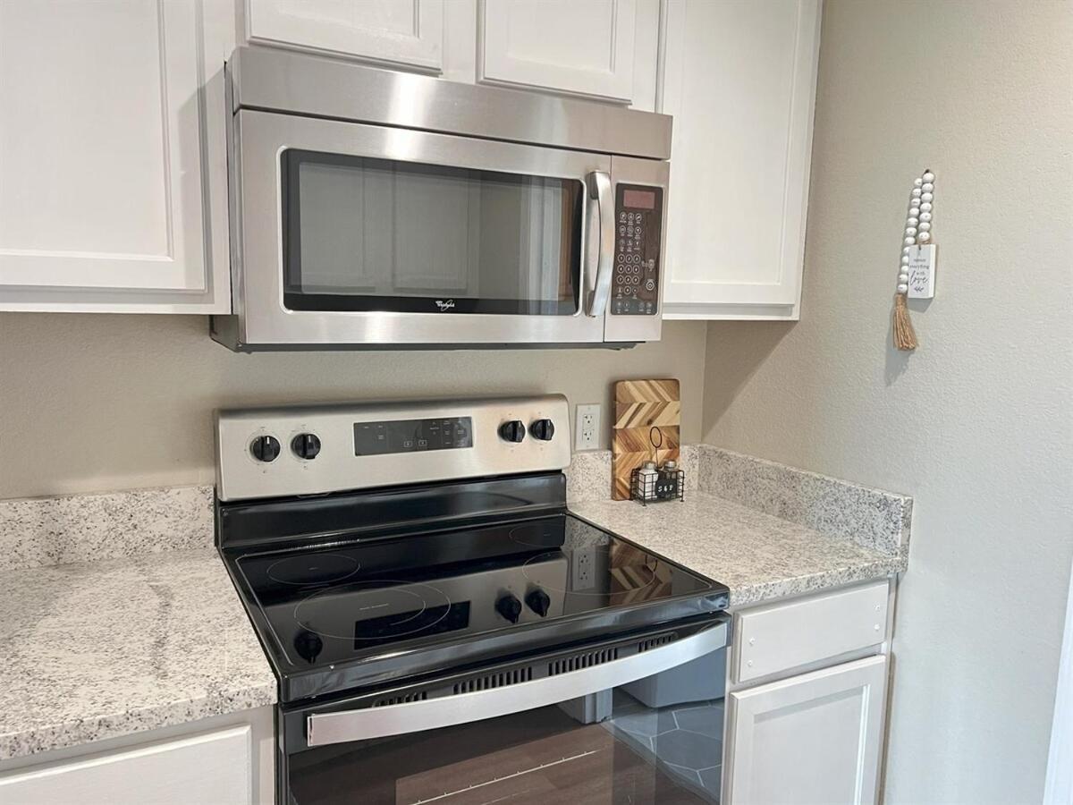 Apartment Spring Break Special! Between Strip & Sdc, 2901-6 Branson