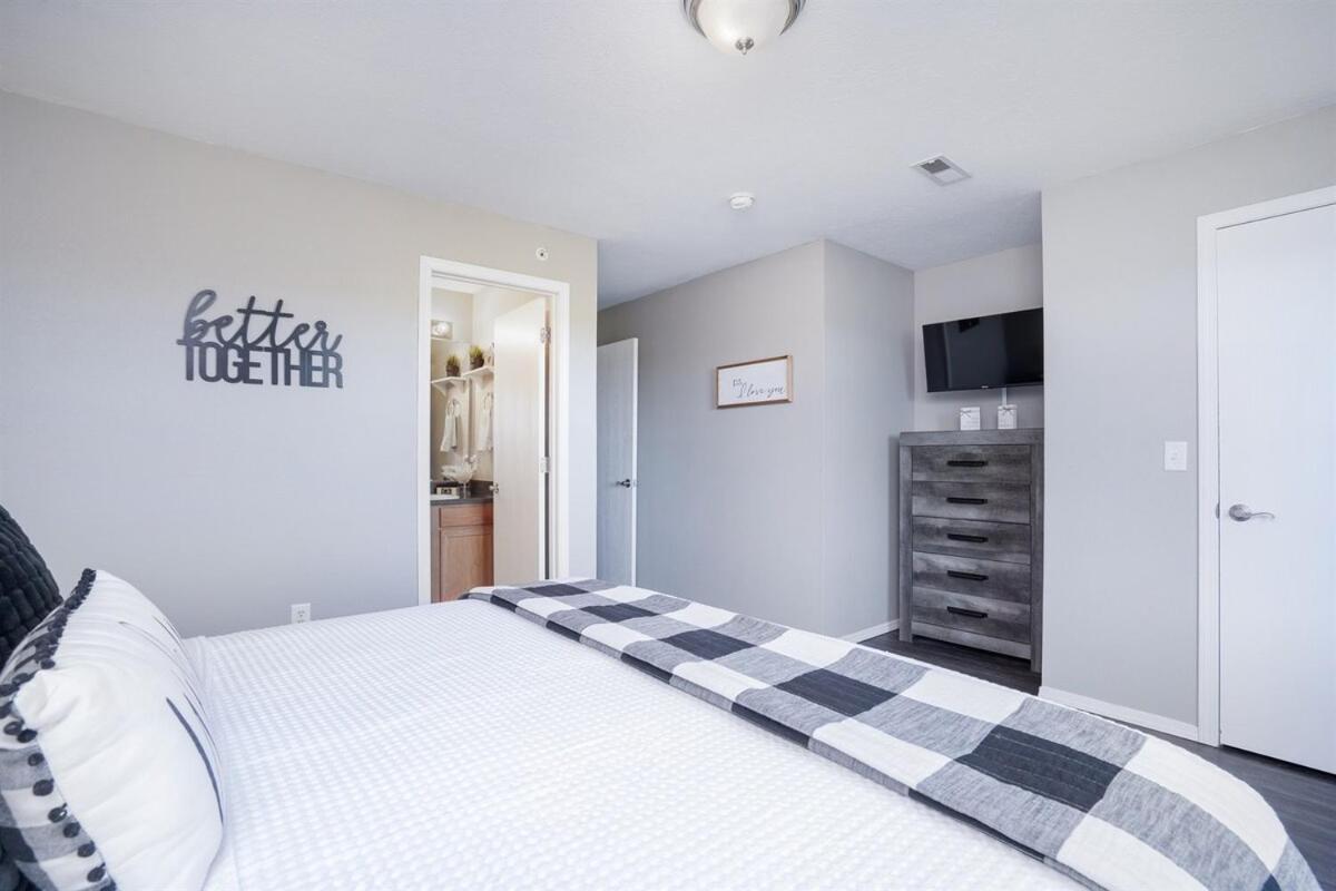 Apartment Spring Break Special! Between Strip & Sdc, 2903-6