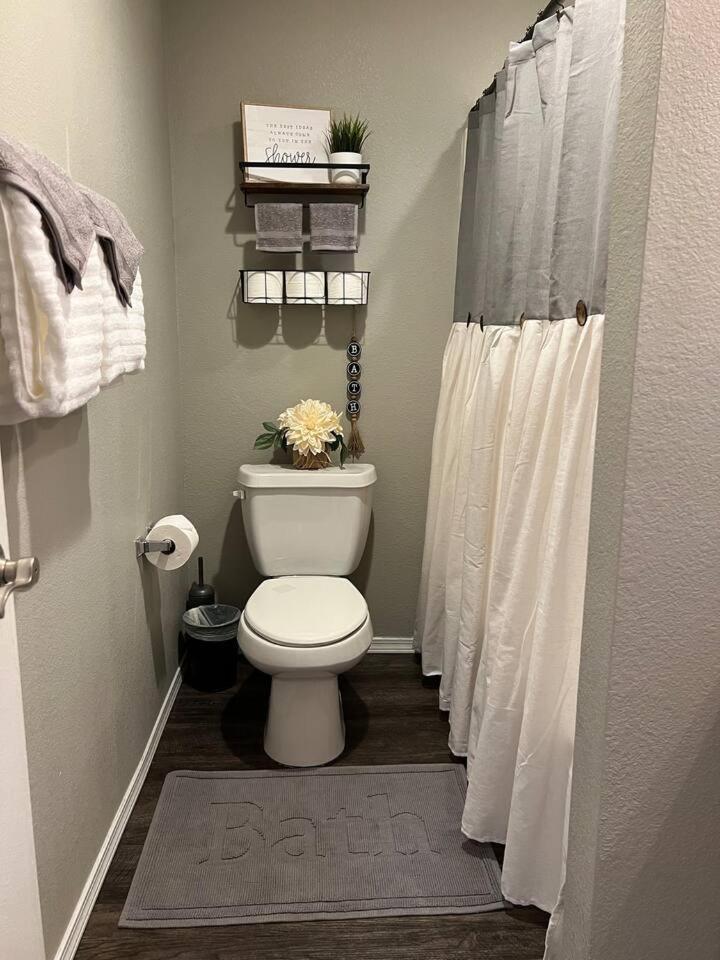 Spring Break Special! Between Strip & Sdc, 2903-6 Apartment