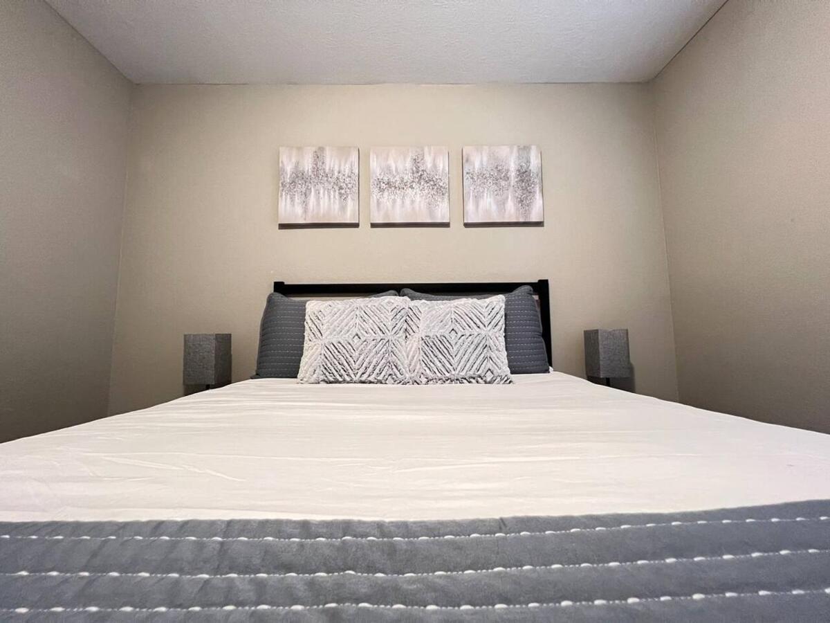 Apartment Spring Break Special! Between Strip & Sdc, 2903-6 Branson